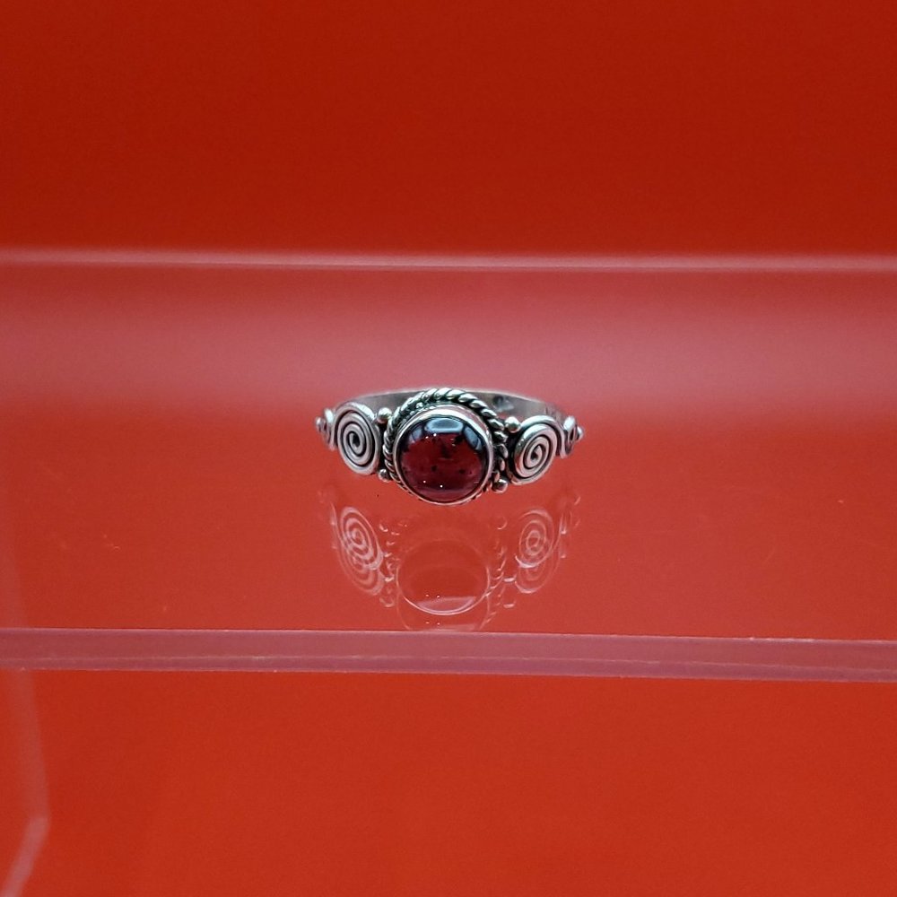 Size 6.25 925 Sterling Silver Cool Swirling Uncut Garnet Ring
